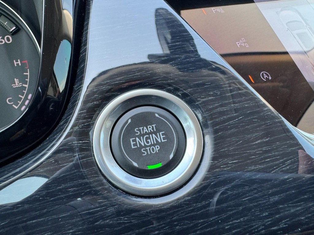Cadillac XT6 Vehicle Full-screen Gallery Image 24