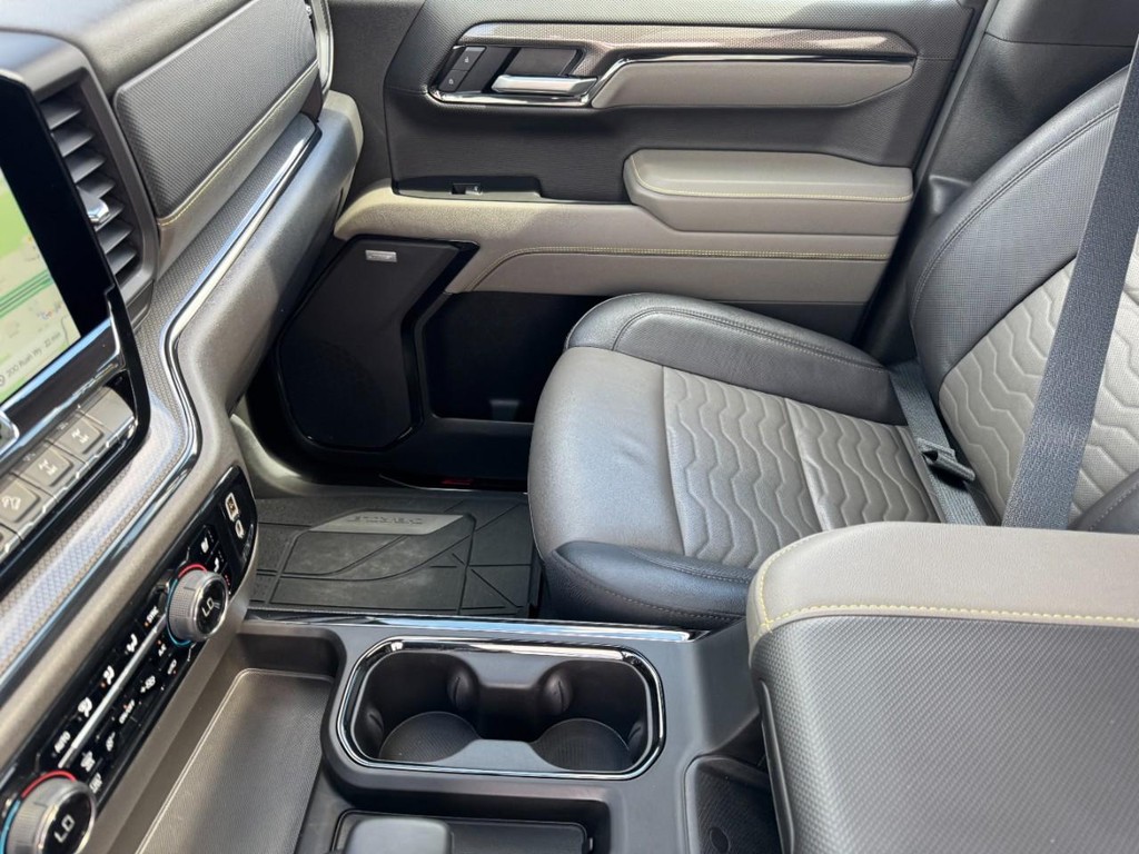 Chevrolet Silverado 1500 Vehicle Full-screen Gallery Image 14