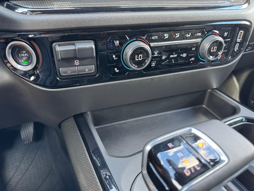 Chevrolet Silverado 1500 Vehicle Full-screen Gallery Image 20