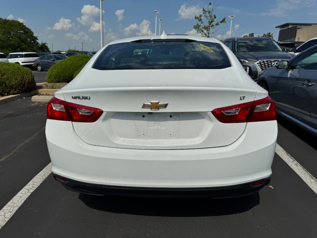 Chevrolet Malibu Vehicle Full-screen Gallery Image 03