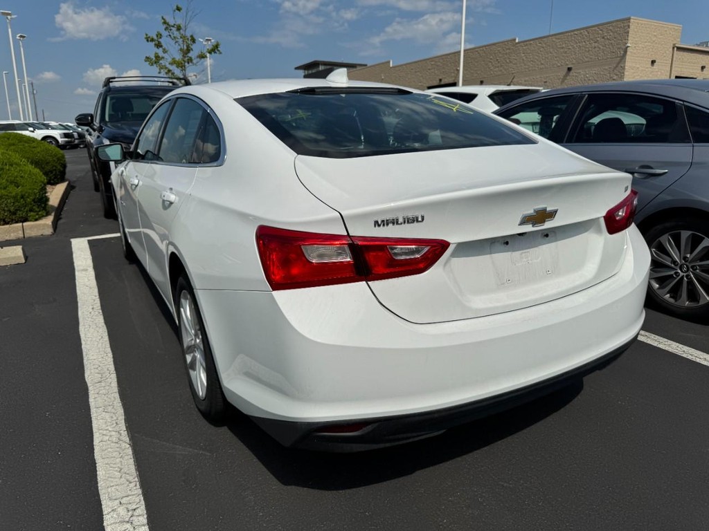 Chevrolet Malibu Vehicle Full-screen Gallery Image 04