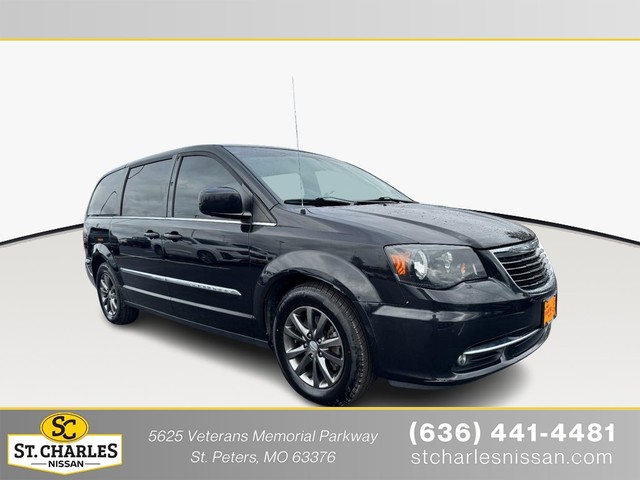 St. Peters MO 2016 Chrysler Town & Country more details - chrysler town & country