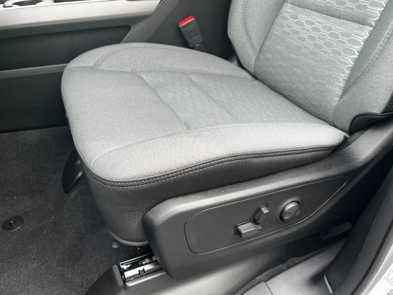 Ram 1500 Vehicle Full-screen Gallery Image 08