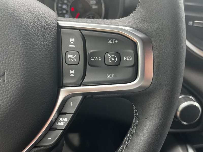 Ram 1500 Vehicle Full-screen Gallery Image 10