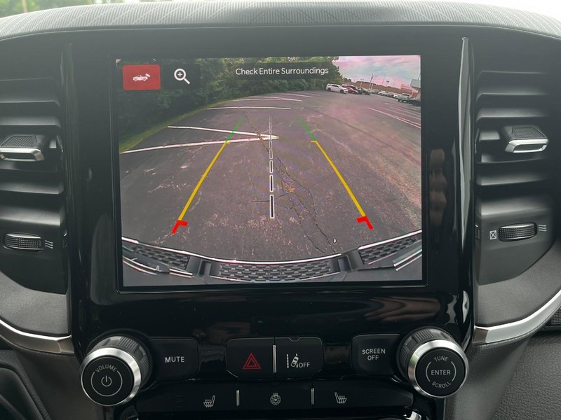 Ram 1500 Vehicle Full-screen Gallery Image 13