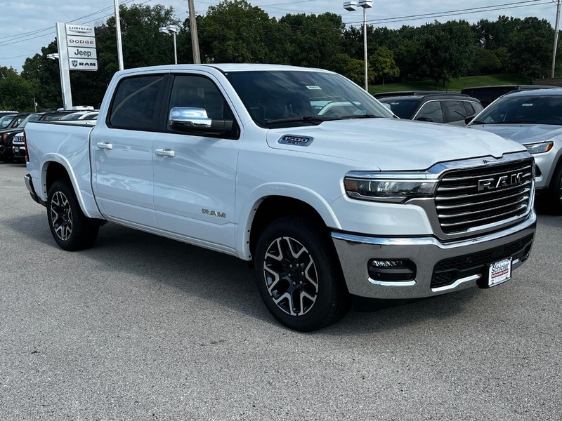 Ram 1500 Vehicle Full-screen Gallery Image 02