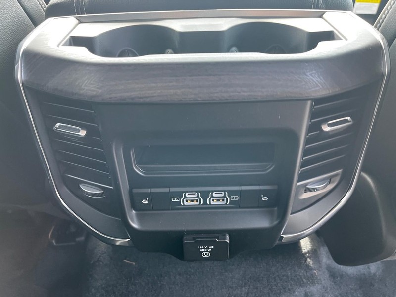 Ram 1500 Vehicle Full-screen Gallery Image 05