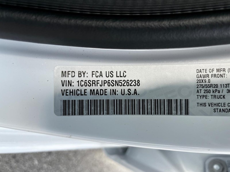 Ram 1500 Vehicle Full-screen Gallery Image 17