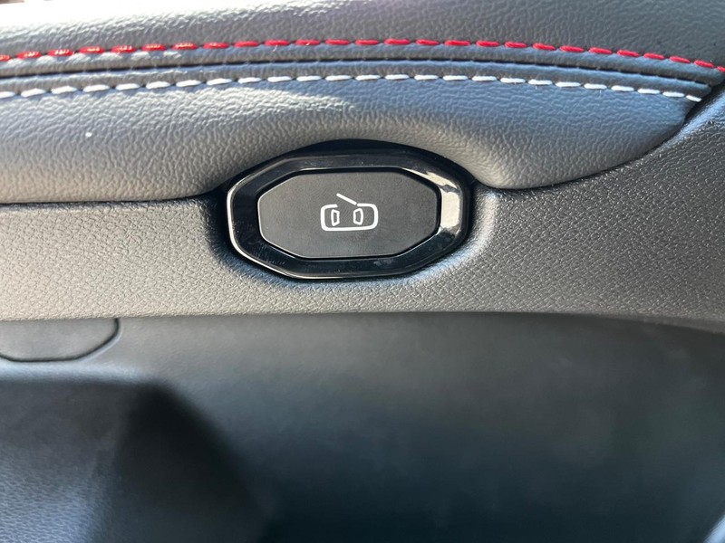 Dodge Charger Daytona Vehicle Full-screen Gallery Image 04