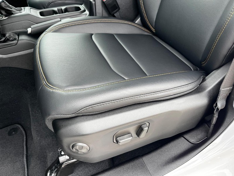 Jeep Wrangler Vehicle Full-screen Gallery Image 10