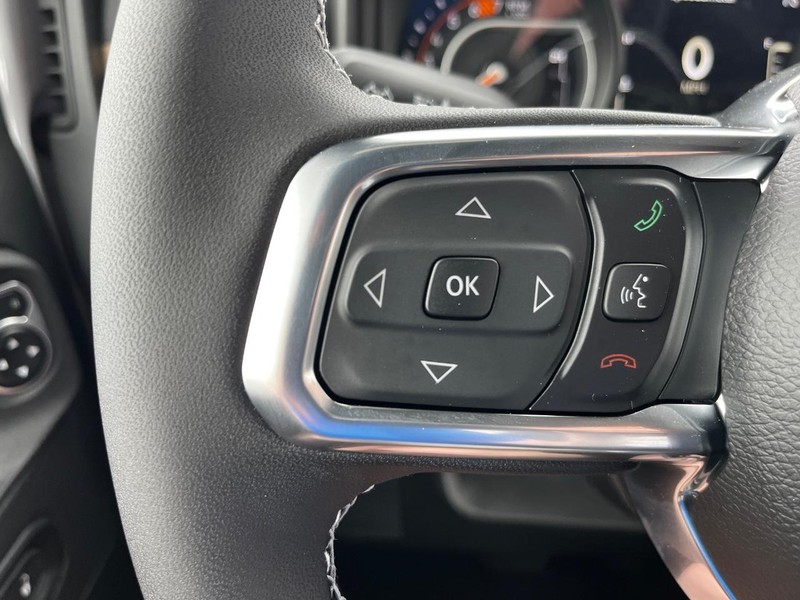 Jeep Wrangler Vehicle Full-screen Gallery Image 11