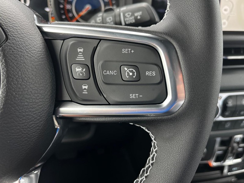 Jeep Wrangler Vehicle Full-screen Gallery Image 12