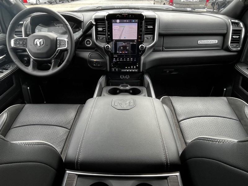 Ram 2500 Vehicle Full-screen Gallery Image 05