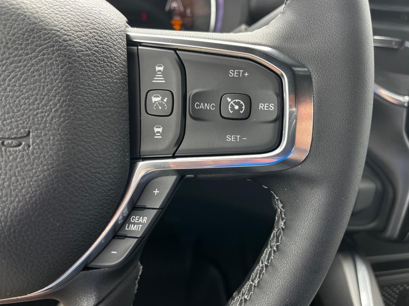 Ram 2500 Vehicle Full-screen Gallery Image 11