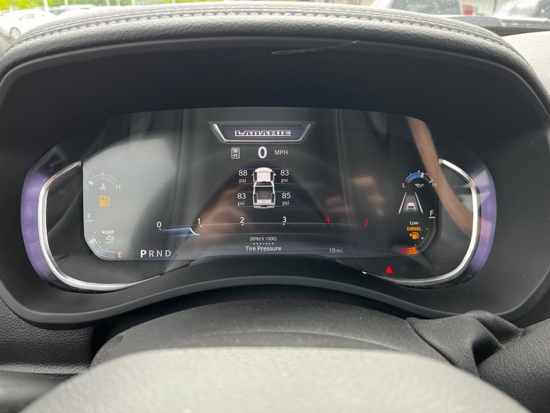 Ram 2500 Vehicle Full-screen Gallery Image 12