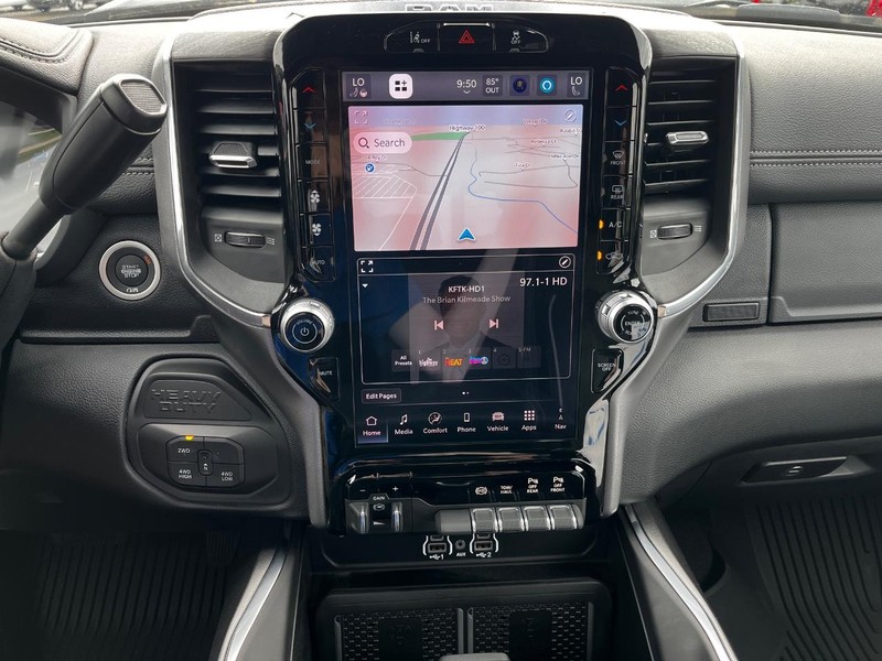 Ram 2500 Vehicle Full-screen Gallery Image 13