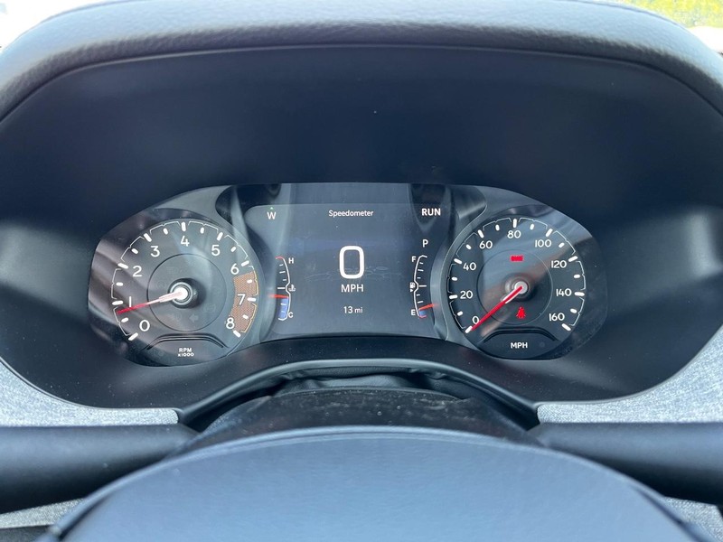 Jeep Compass Vehicle Full-screen Gallery Image 12