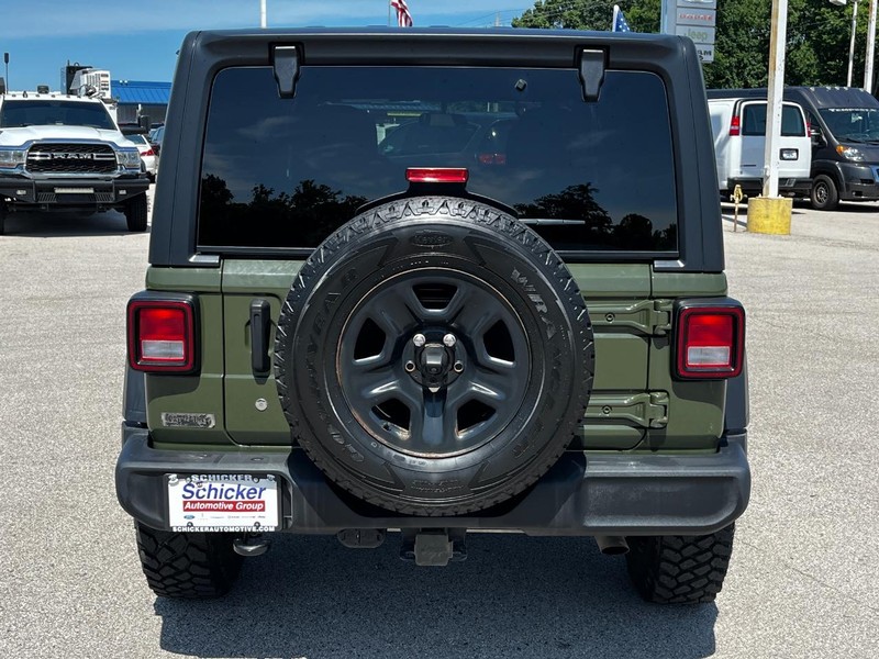 Jeep Wrangler Vehicle Full-screen Gallery Image 04