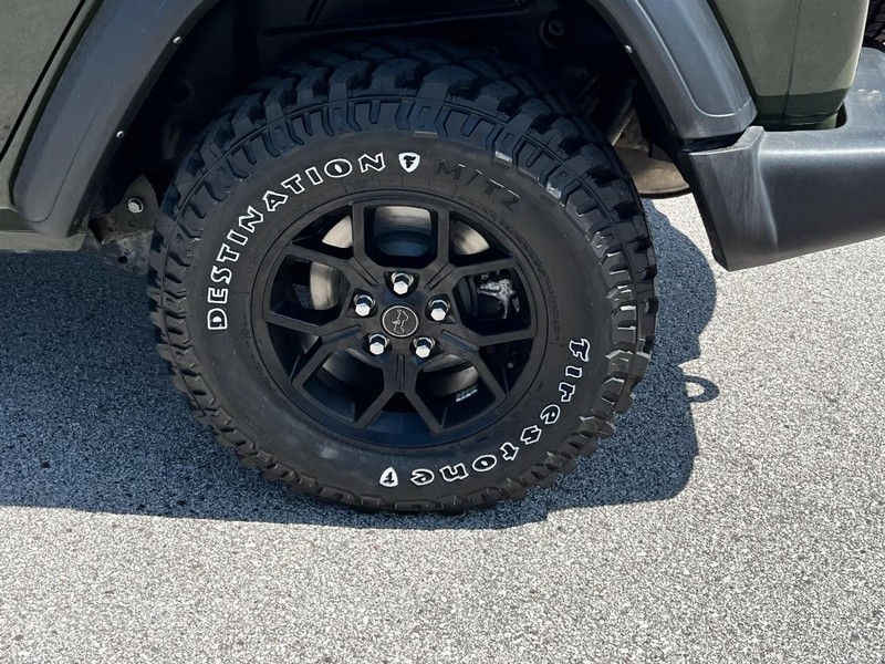 Jeep Wrangler Vehicle Full-screen Gallery Image 07