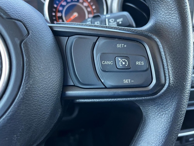 Jeep Wrangler Vehicle Full-screen Gallery Image 16