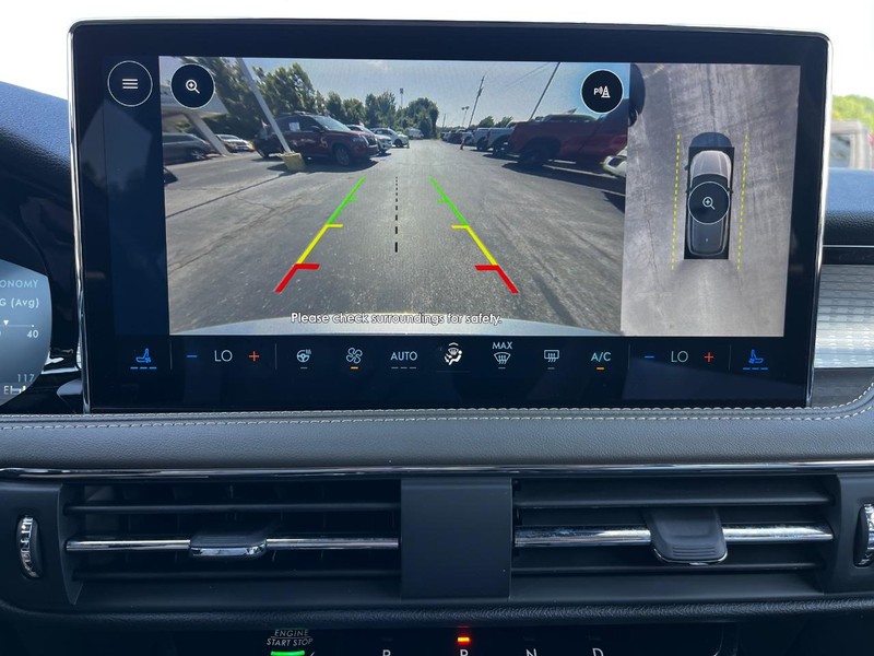 Lincoln Corsair Vehicle Full-screen Gallery Image 20