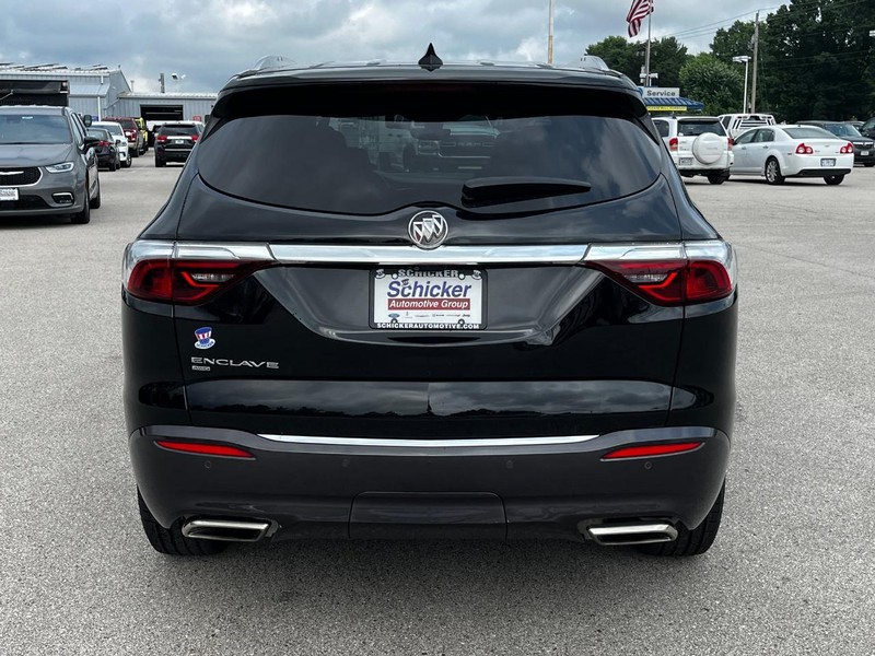 Buick Enclave Vehicle Full-screen Gallery Image 04