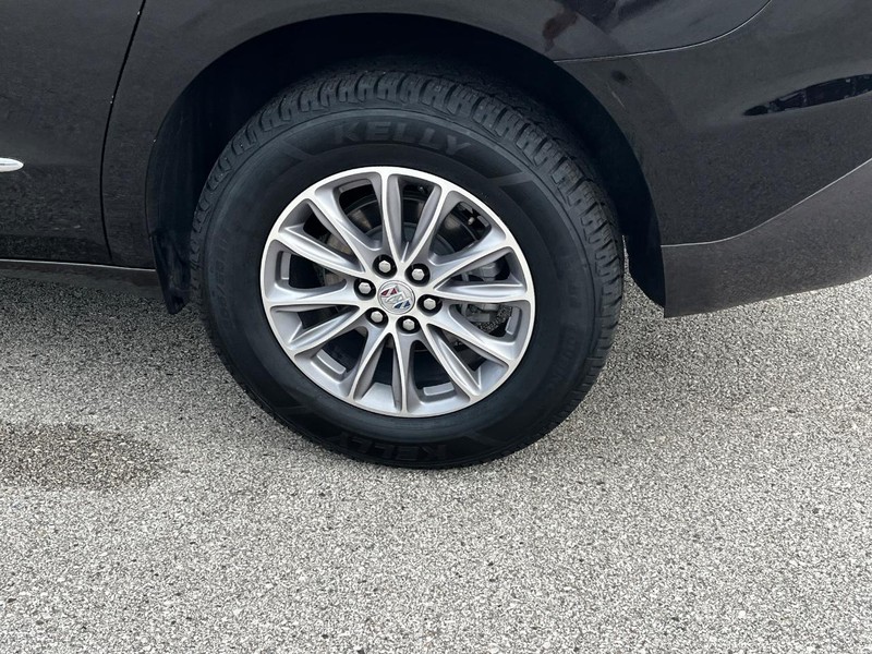 Buick Enclave Vehicle Full-screen Gallery Image 07