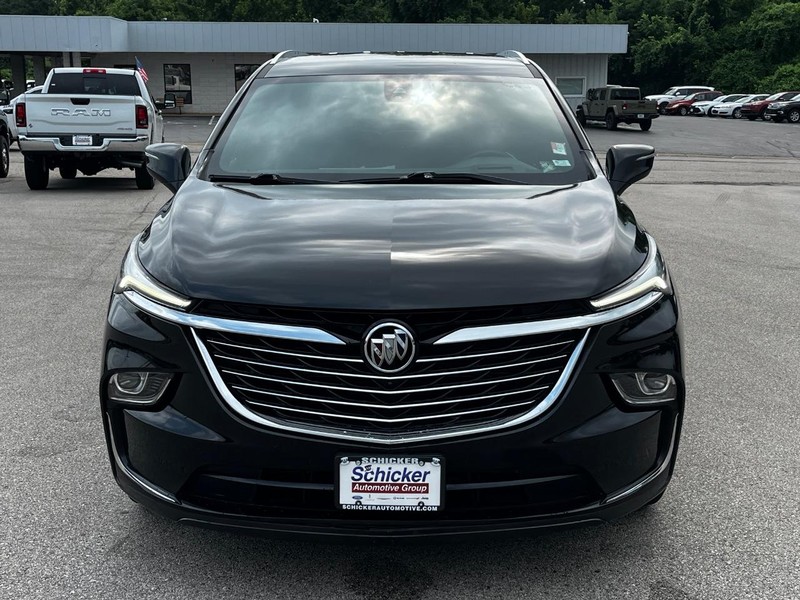 Buick Enclave Vehicle Full-screen Gallery Image 09