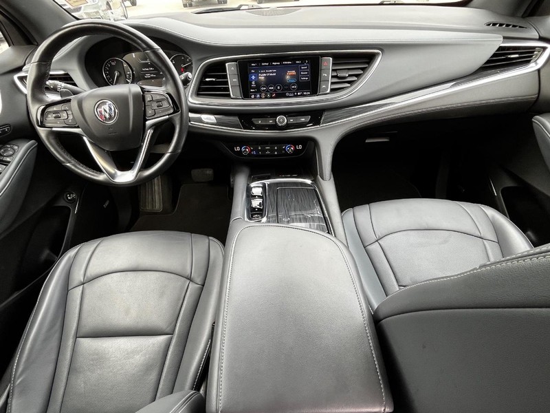 Buick Enclave Vehicle Full-screen Gallery Image 13