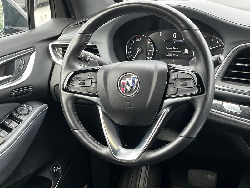 Buick Enclave Vehicle Full-screen Gallery Image 14