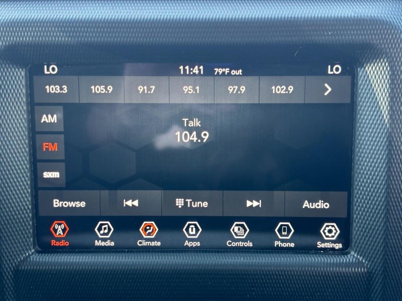 Jeep Wrangler Vehicle Full-screen Gallery Image 13