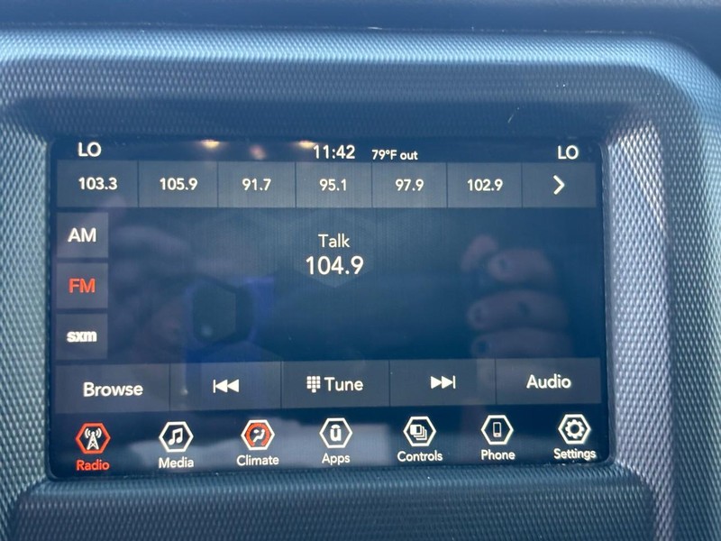 Jeep Wrangler Vehicle Full-screen Gallery Image 21