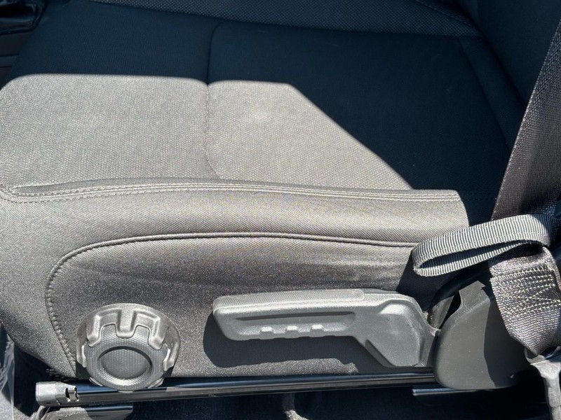 Jeep Wrangler Vehicle Full-screen Gallery Image 25