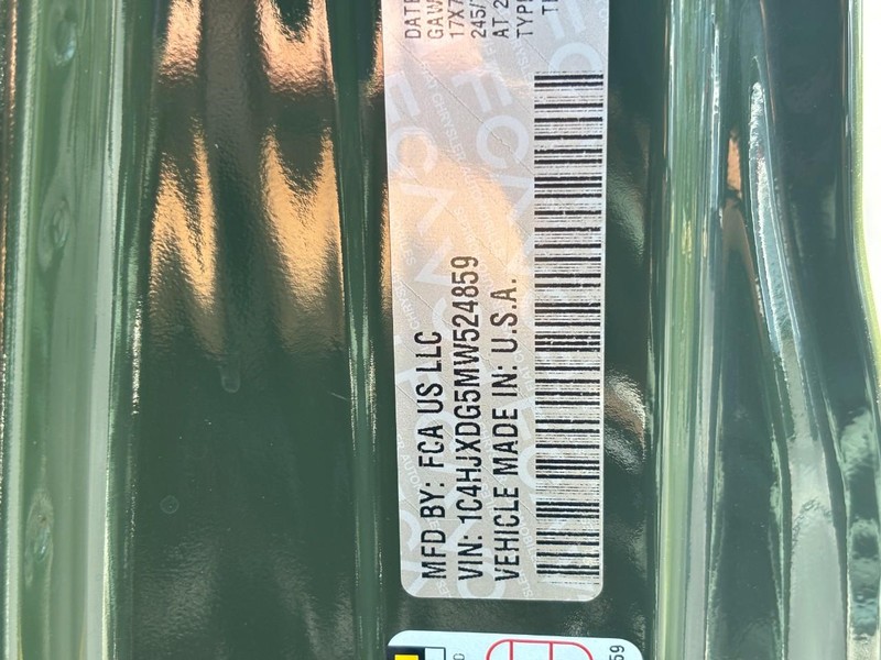 Jeep Wrangler Vehicle Full-screen Gallery Image 26