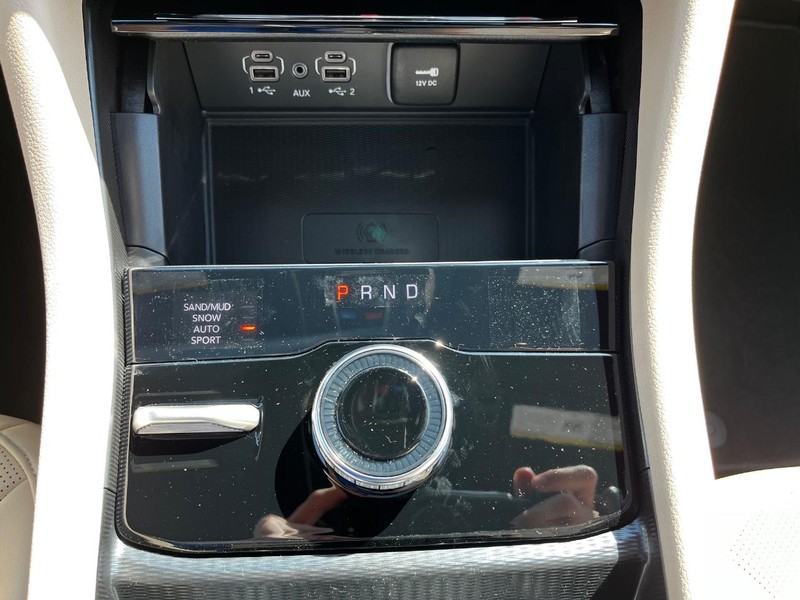 Jeep Grand Cherokee Vehicle Full-screen Gallery Image 14