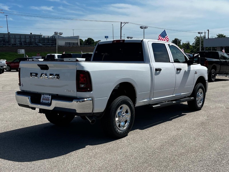 Ram 2500 Vehicle Full-screen Gallery Image 03