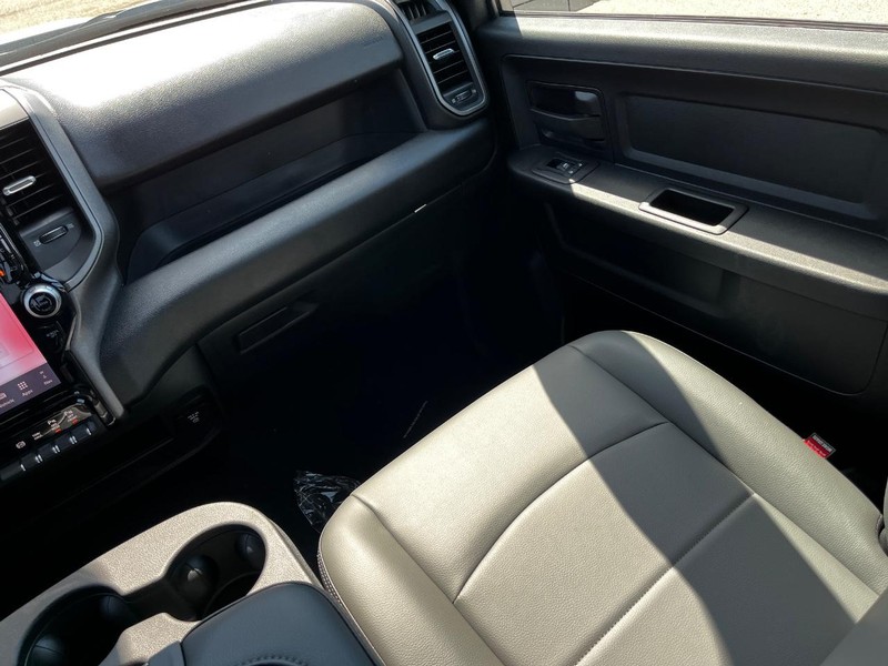 Ram 2500 Vehicle Full-screen Gallery Image 07