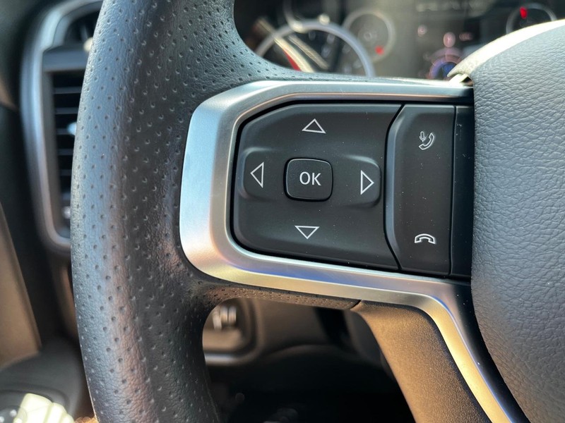 Ram 2500 Vehicle Full-screen Gallery Image 10