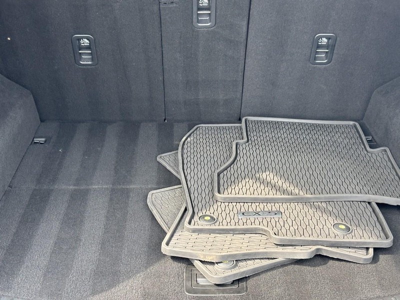 Mazda CX-5 Vehicle Full-screen Gallery Image 04