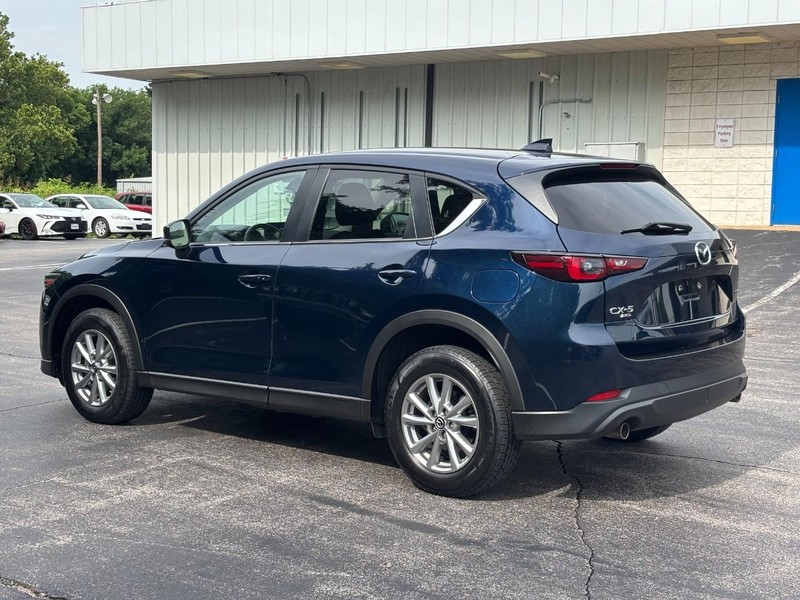 Mazda CX-5 Vehicle Full-screen Gallery Image 06