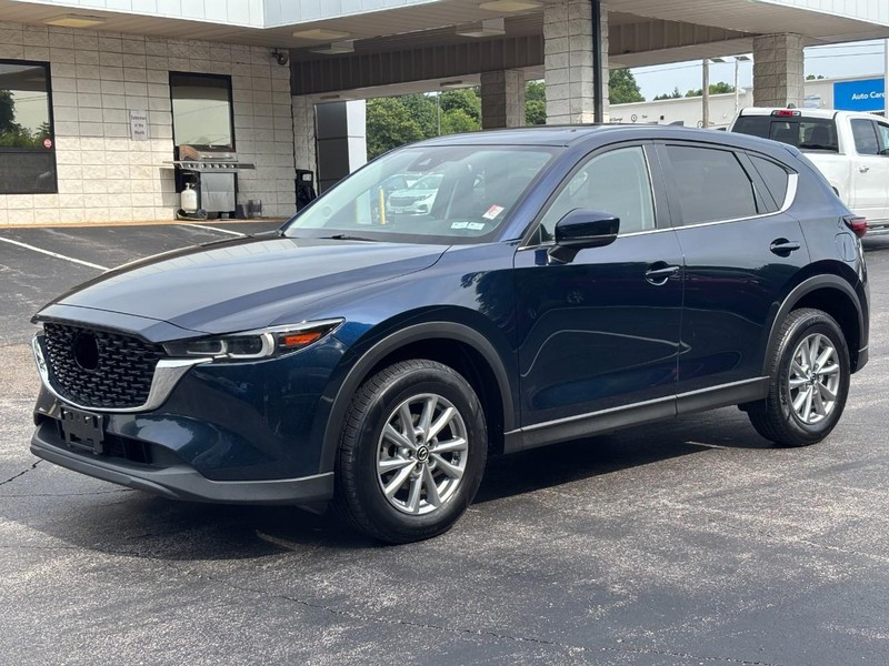 Mazda CX-5 Vehicle Full-screen Gallery Image 08