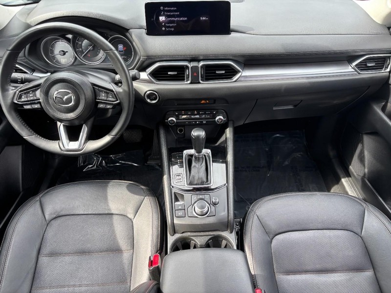 Mazda CX-5 Vehicle Full-screen Gallery Image 11