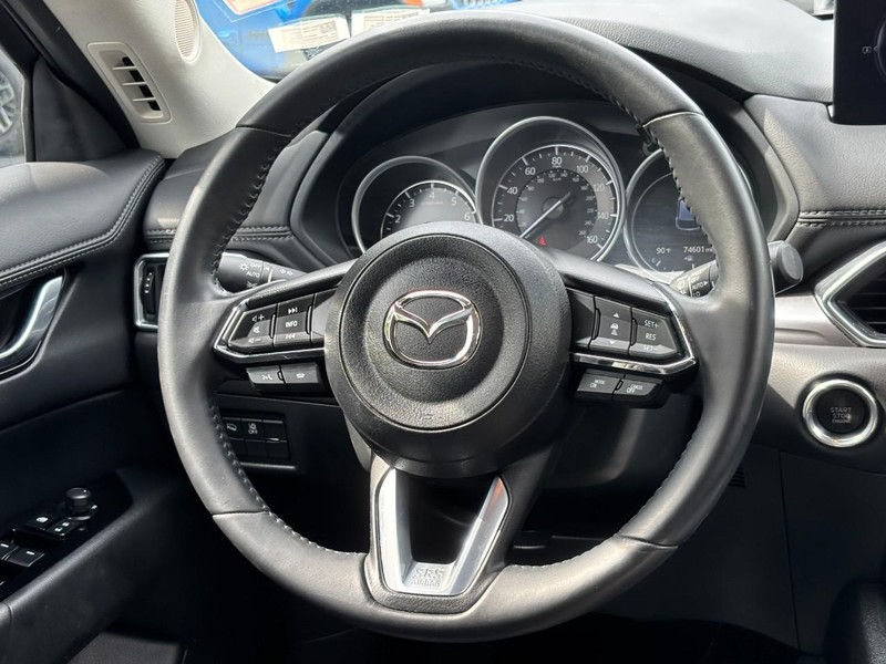 Mazda CX-5 Vehicle Full-screen Gallery Image 12