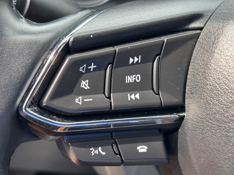 Mazda CX-5 Vehicle Full-screen Gallery Image 16