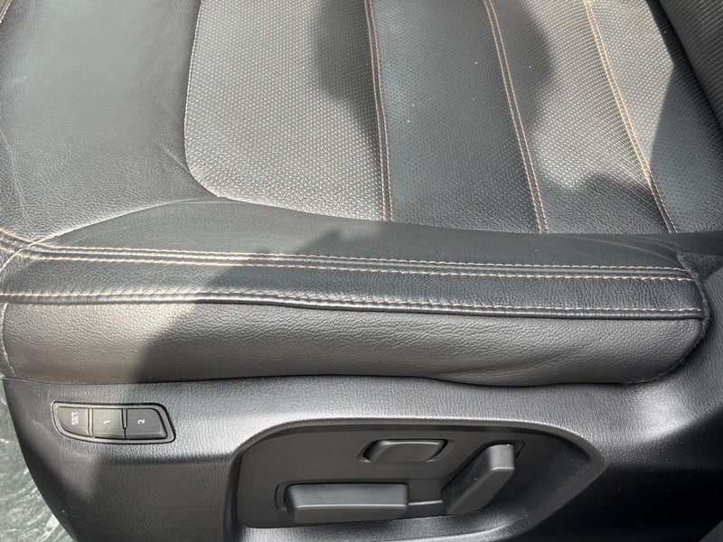 Mazda CX-5 Vehicle Full-screen Gallery Image 23