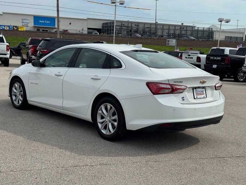 Chevrolet Malibu Vehicle Full-screen Gallery Image 06