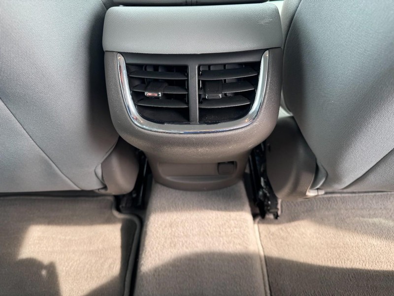 Chevrolet Malibu Vehicle Full-screen Gallery Image 16