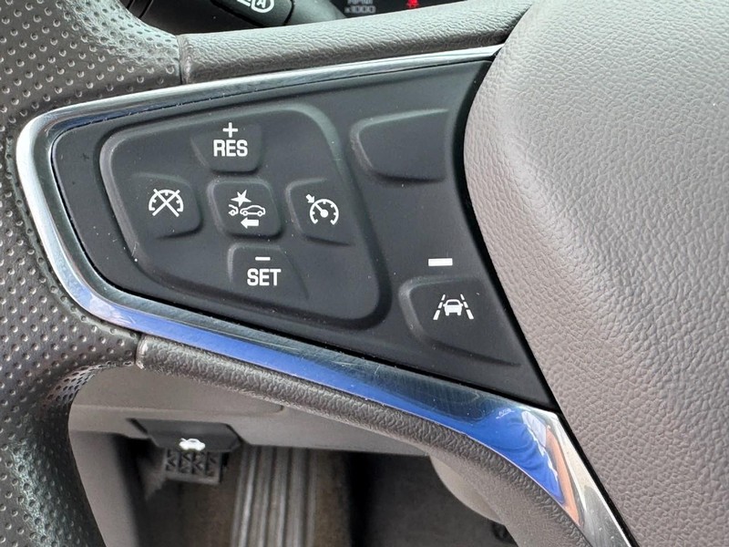 Chevrolet Malibu Vehicle Full-screen Gallery Image 18