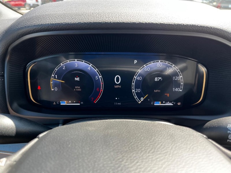 Jeep Wagoneer Vehicle Full-screen Gallery Image 15