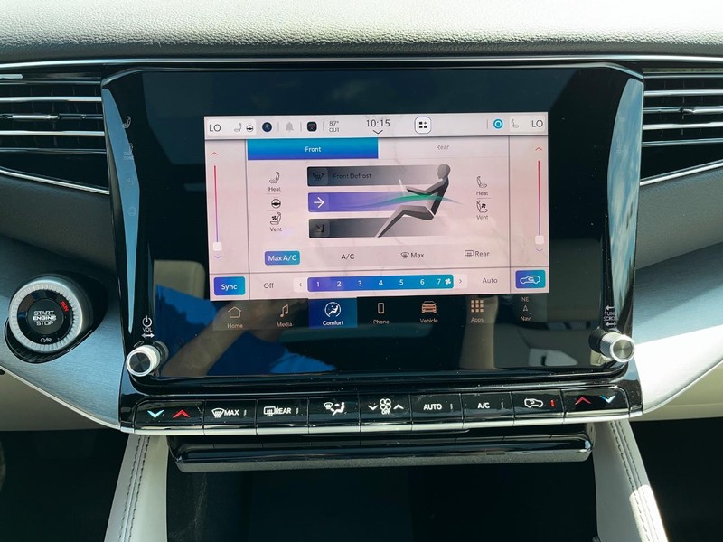 Jeep Wagoneer Vehicle Full-screen Gallery Image 17